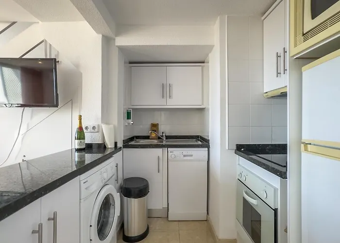 Skol 510a Front Line 2 Bedrooms Апартаменти