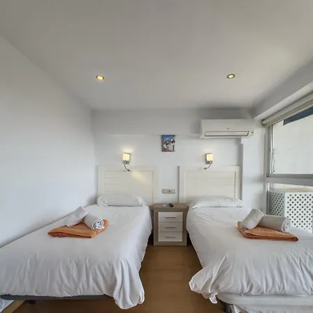 Skol 510a Front Line 2 Bedrooms * 마르베야